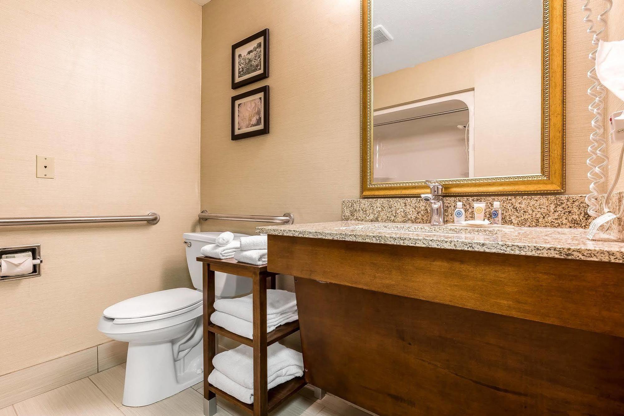 Comfort Inn & Suites Mishawaka-Саут-Бенд Екстер'єр фото